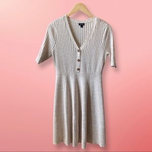Wheat sweater dress. Size 0. Never been worn.